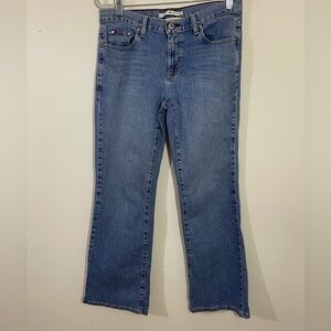 Tommy Hilfiger sz 6 low rise flair jeans medium shade